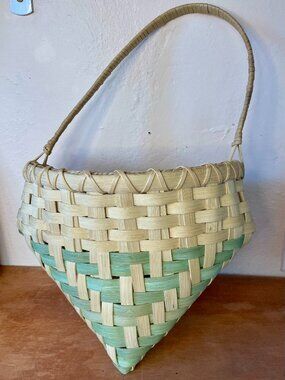 Choctaw Pouch Basket - Betty Bain artist - Wall Mount